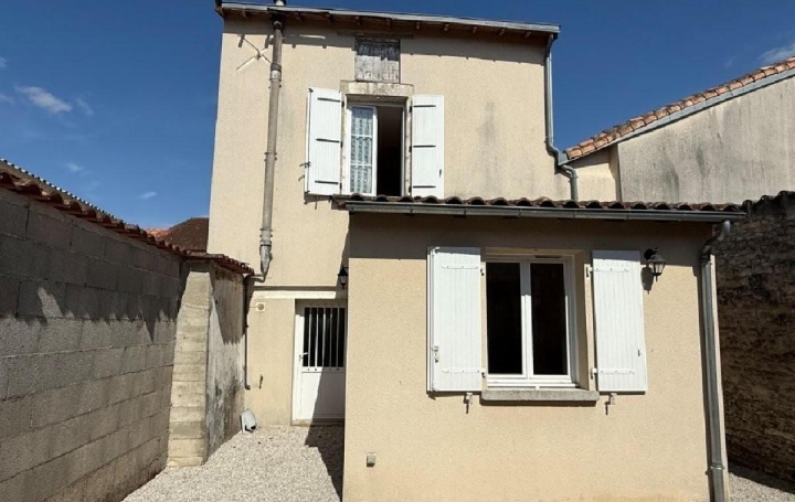 Maison RUFFEC (16700)  124 m2 99 950 € 