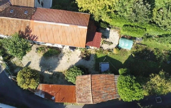 Maison AUNAC (16460)  168 m2 139 780 € 