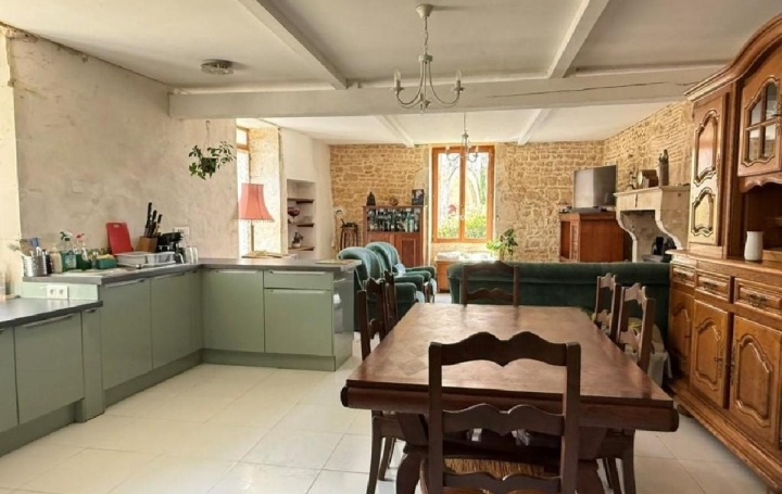 Maison AUNAC (16460)  168 m2 139 780 € 