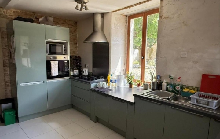 Maison AUNAC (16460)  168 m2 139 780 € 