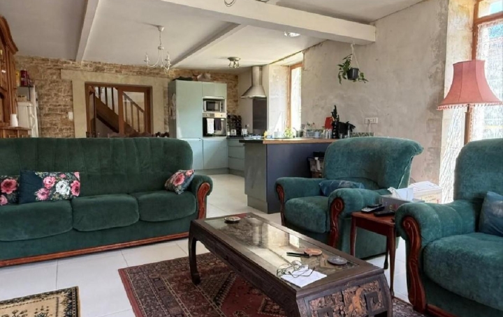 Maison AUNAC (16460)  168 m2 139 780 € 