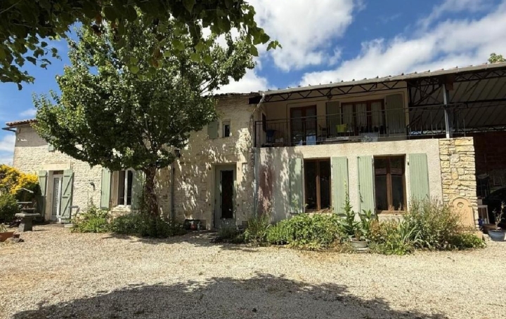 Maison AUNAC (16460)  168 m2 139 780 € 