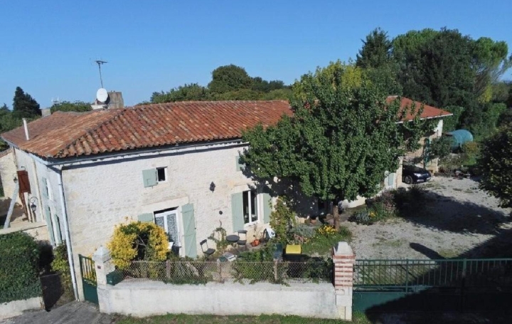 Maison AUNAC (16460)  168 m2 175 000 € 