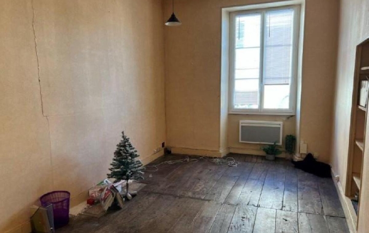 Maison RUFFEC (16700)  42 m2 65 000 € 