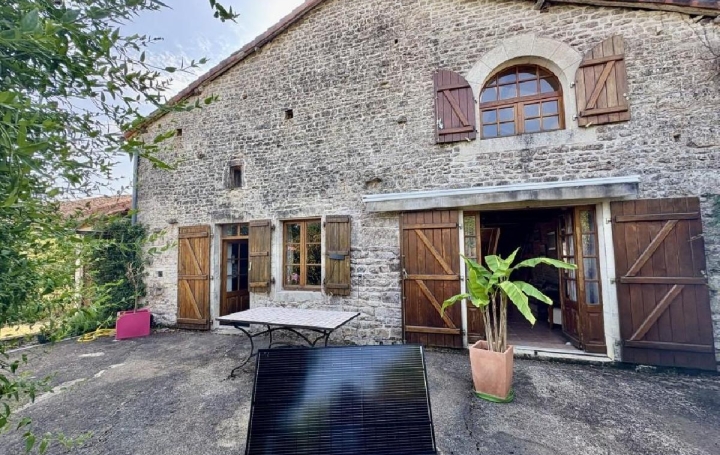 Maison RUFFEC (16700)  148 m2 159 500 € 