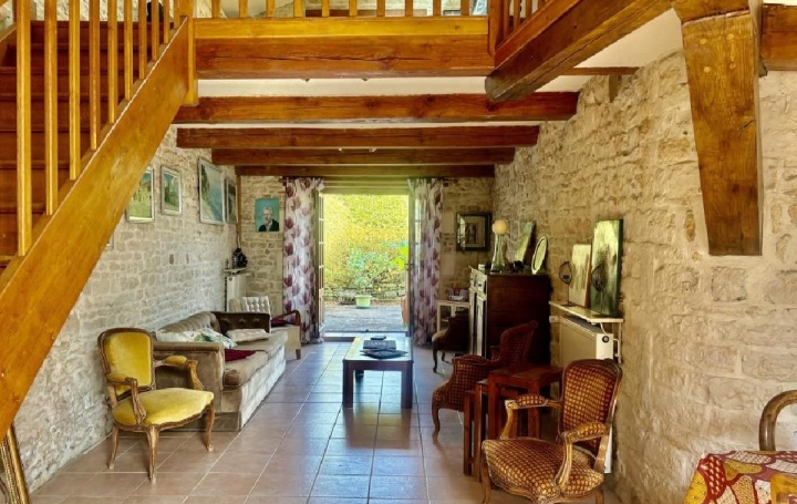 Maison RUFFEC (16700)  148 m2 159 500 € 