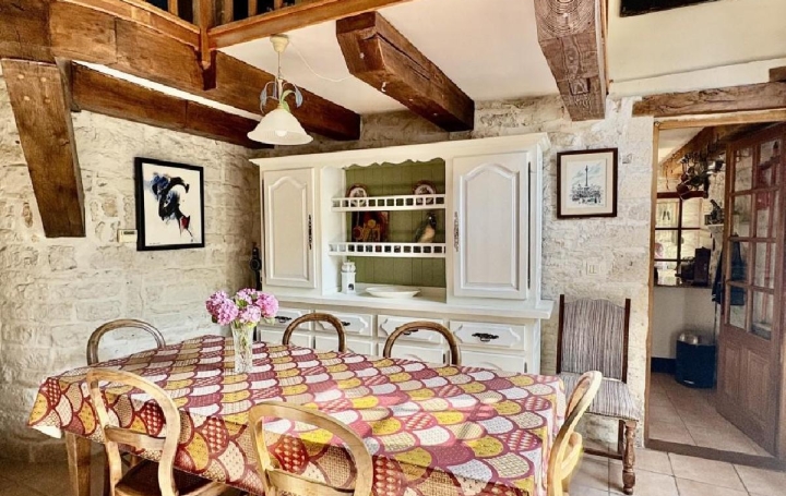 Maison RUFFEC (16700)  148 m2 159 500 € 