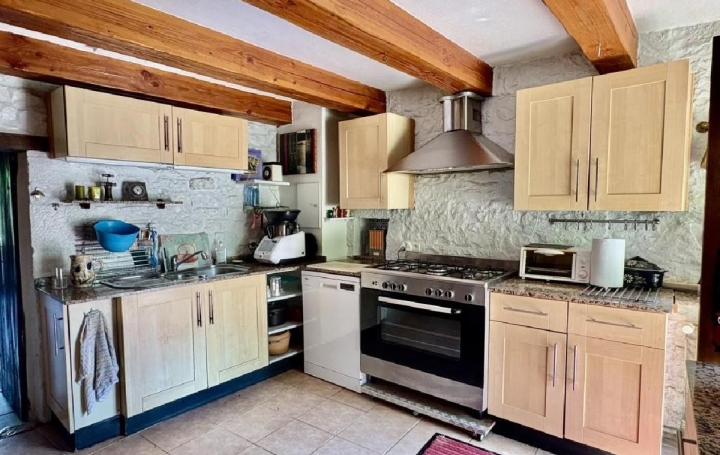 Maison RUFFEC (16700)  148 m2 159 500 € 