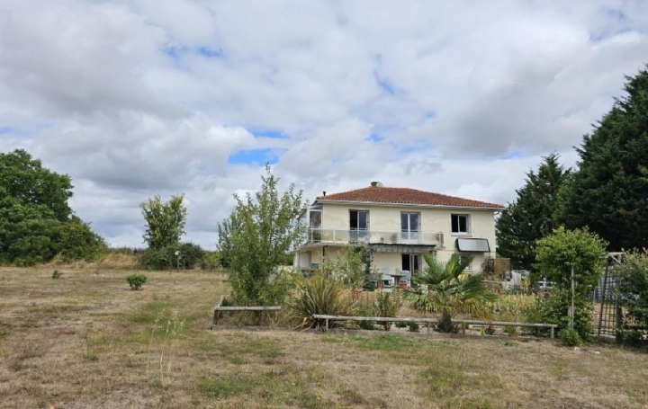 Maison AUNAC (16460)  86 m2 139 780 € 