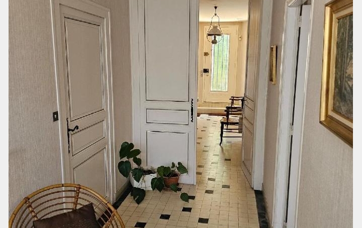 Maison VILLEFAGNAN (16240)  258 m2 185 000 € 