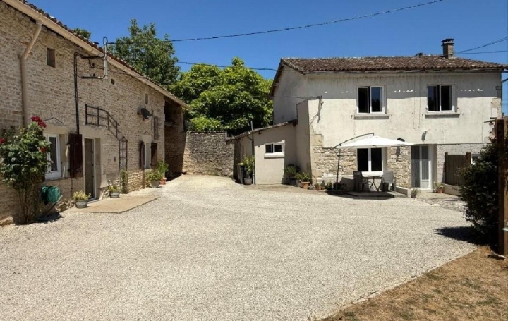 Maison CIVRAY (86400)  240 m2 249 950 € 