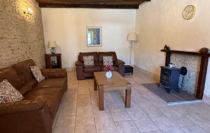 Maison CIVRAY (86400)  240 m2 249 950 € 