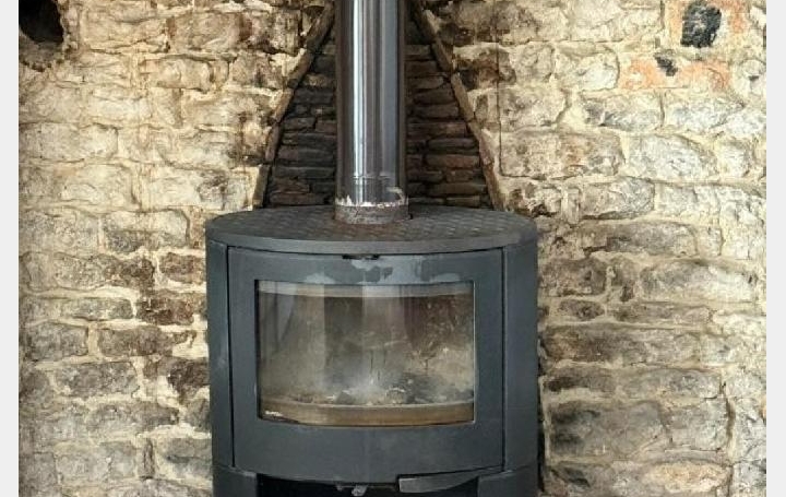 Maison CIVRAY (86400)  240 m2 249 950 € 