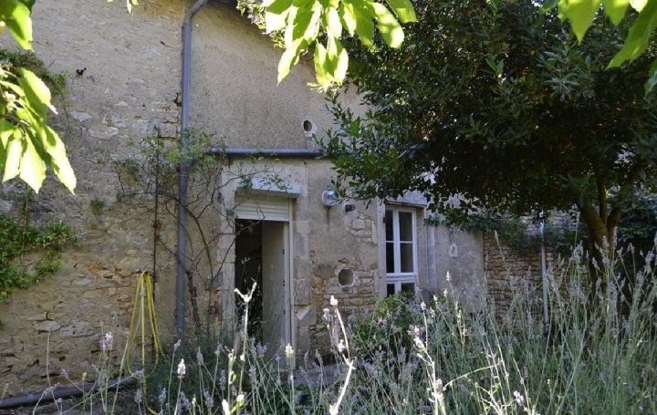 Maison RUFFEC (16700)  99 m2 110 000 € 