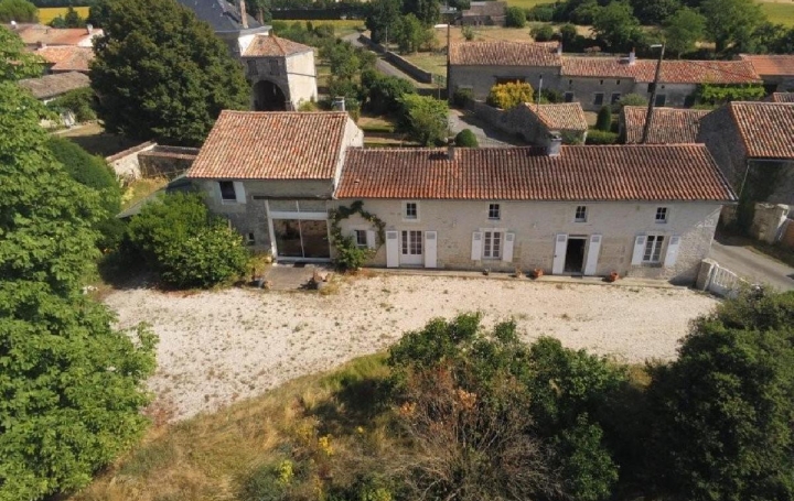 Maison VILLEFAGNAN (16240)  161 m2 186 000 € 