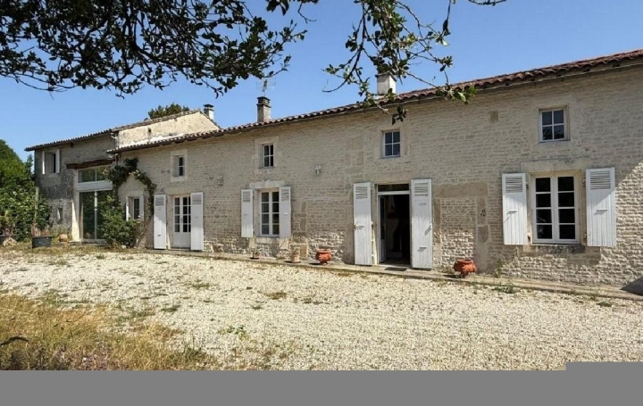 Maison VILLEFAGNAN (16240)  161 m2 186 000 € 