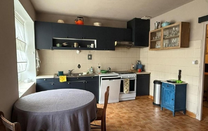 Maison RUFFEC (16700)  89 m2 93 500 € 