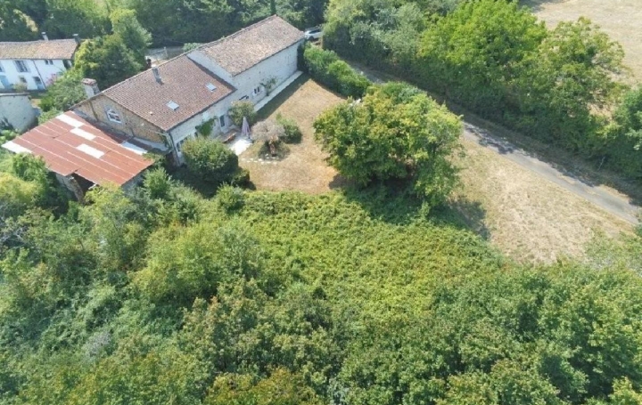 Maison VILLEFAGNAN (16240)  228 m2 253 950 € 