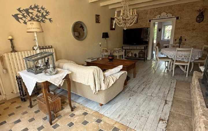 Maison VILLEFAGNAN (16240)  228 m2 253 950 € 