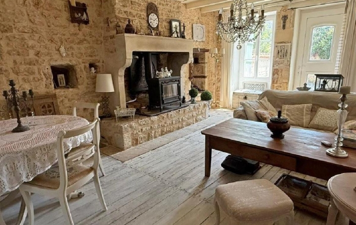 Maison VILLEFAGNAN (16240)  228 m2 253 950 € 