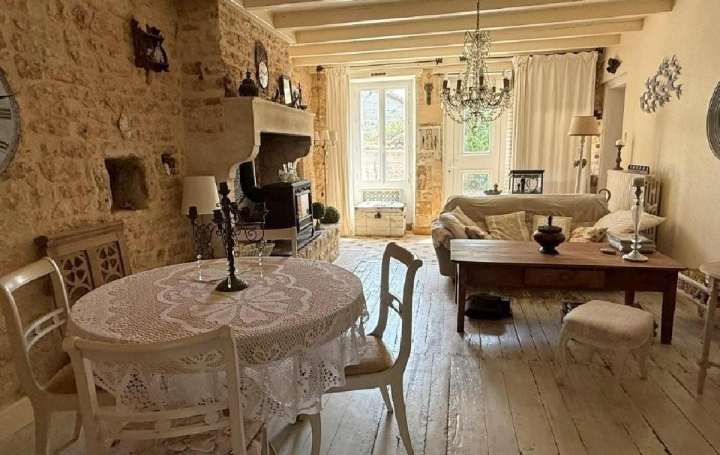 Maison VILLEFAGNAN (16240)  228 m2 253 950 € 
