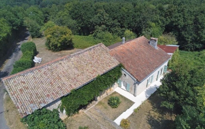 Maison VILLEFAGNAN (16240)  228 m2 253 950 € 
