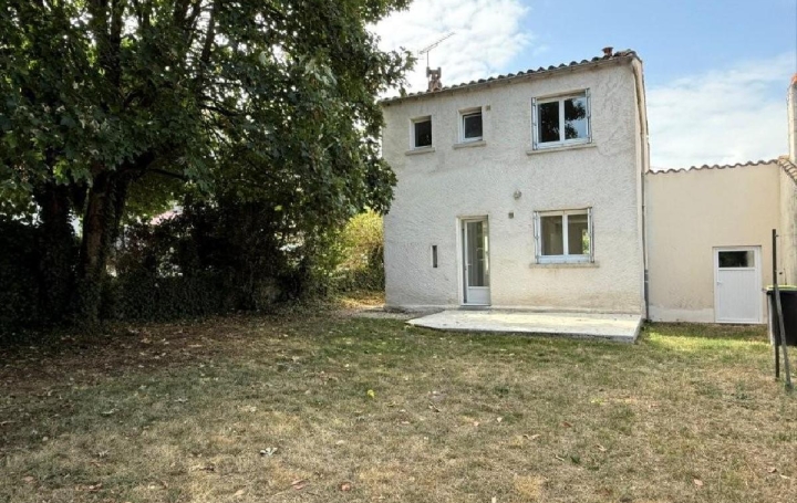 Maison RUFFEC (16700)  78 m2 96 750 € 