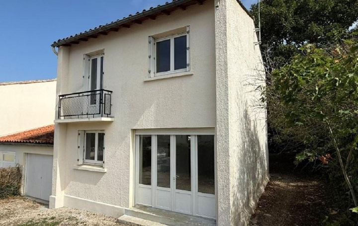 Maison RUFFEC (16700)  78 m2 96 750 € 