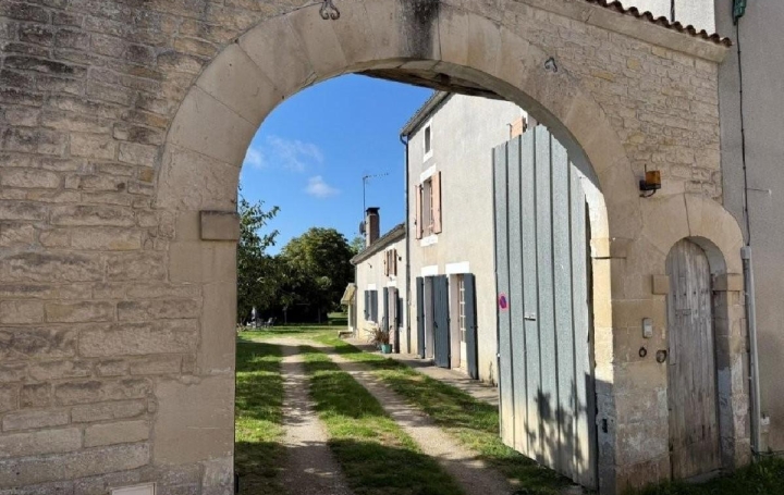 Maison VILLEFAGNAN (16240)  315 m2 264 550 € 