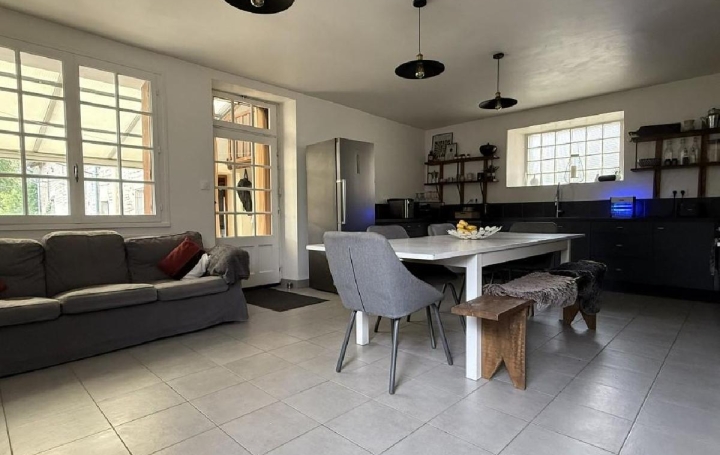 Maison VILLEFAGNAN (16240)  315 m2 264 550 € 