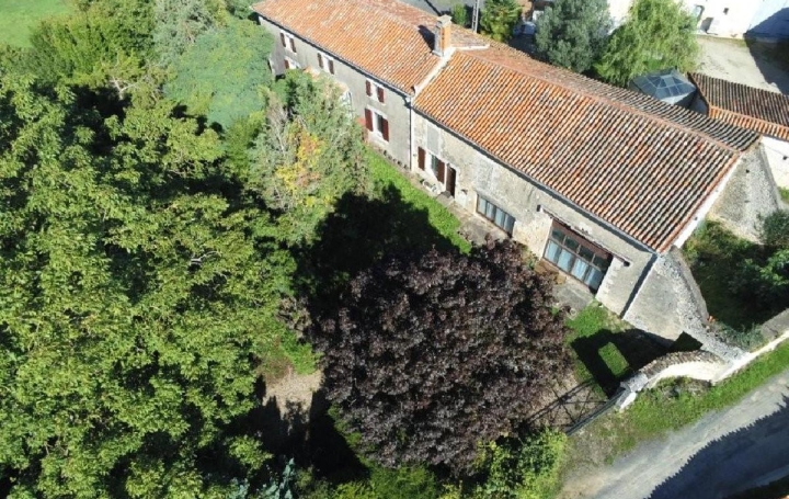 Maison VILLEFAGNAN (16240)  183 m2 145 150 € 