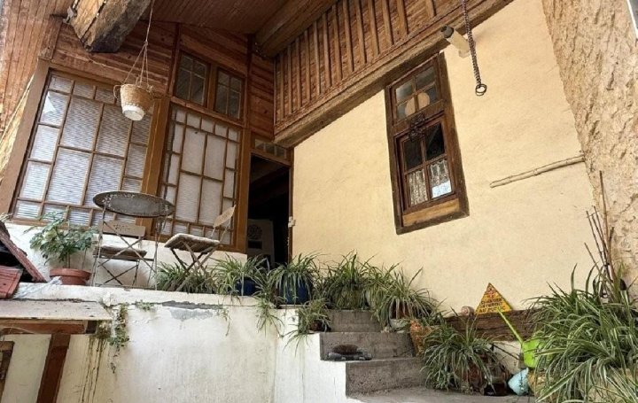 Maison RUFFEC (16700)  103 m2 75 000 € 