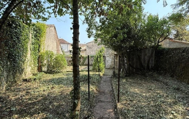 Maison RUFFEC (16700)  103 m2 75 000 € 