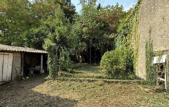 Maison RUFFEC (16700)  103 m2 75 000 € 