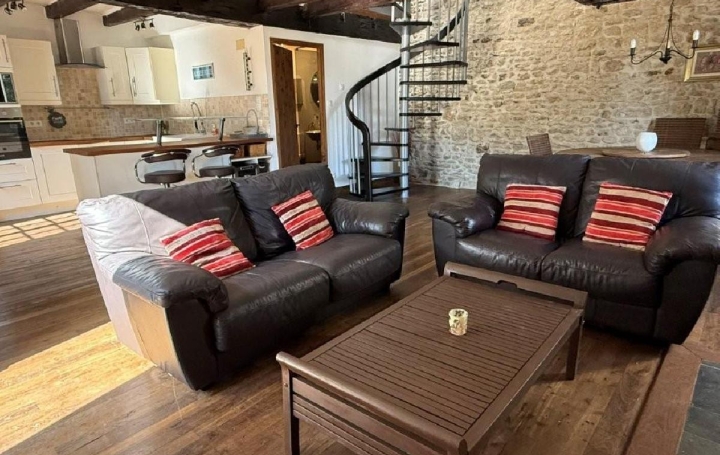 Maison CIVRAY (86400)  99 m2 117 645 € 