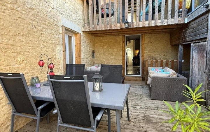 Maison RUFFEC (16700)  165 m2 186 000 € 