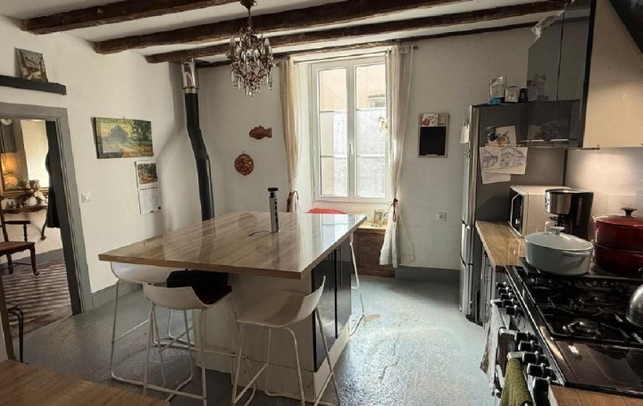 Maison RUFFEC (16700)  165 m2 186 000 € 