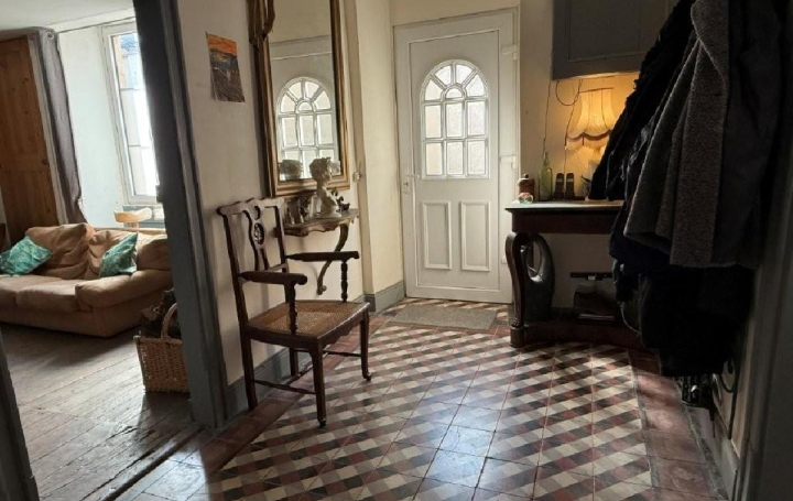 Maison RUFFEC (16700)  165 m2 186 000 € 