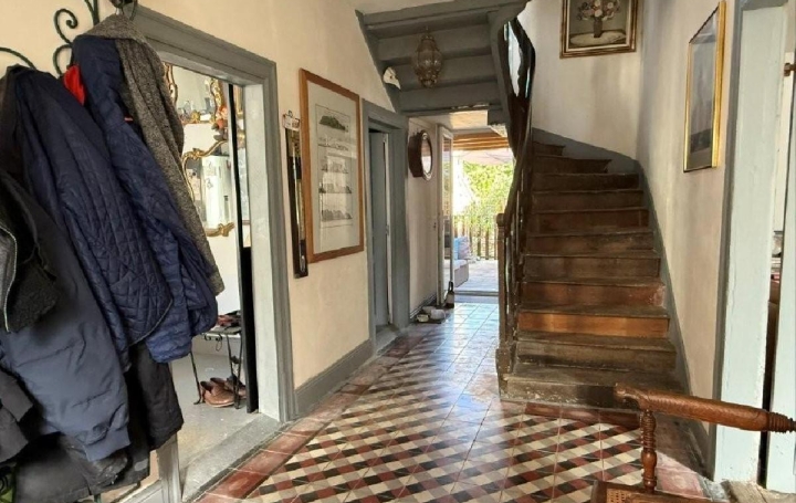 Maison RUFFEC (16700)  165 m2 186 000 € 