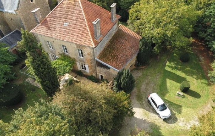 Maison COUHE (86700)  230 m2 331 575 € 