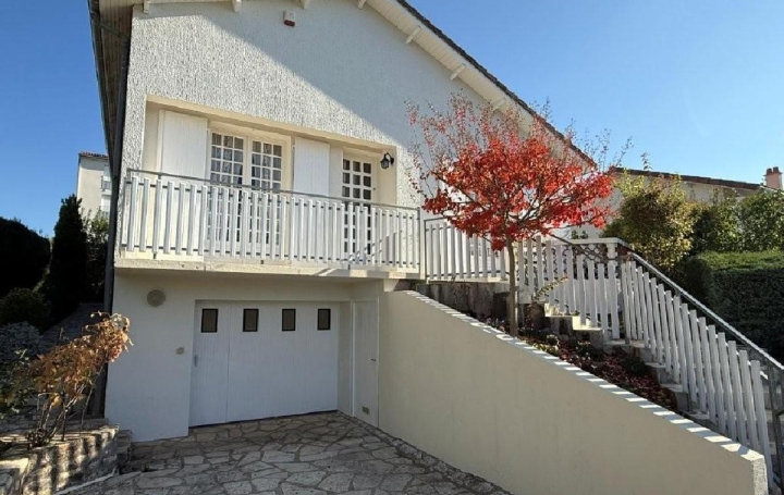 Maison RUFFEC (16700)  85 m2 107 500 € 