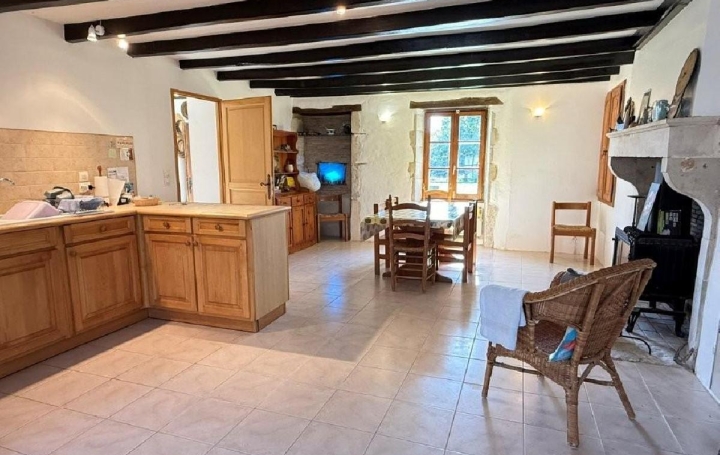 Maison CHAMPAGNE-MOUTON (16350)  108 m2 88 235 € 