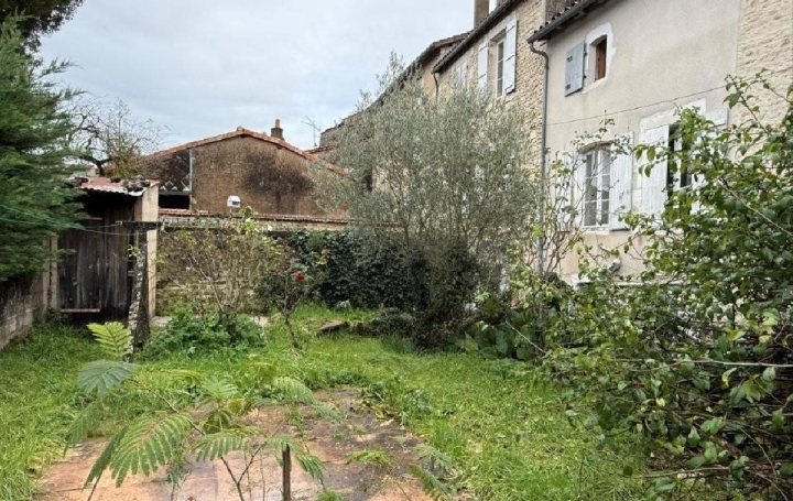 Maison RUFFEC (16700)  95 m2 74 500 € 