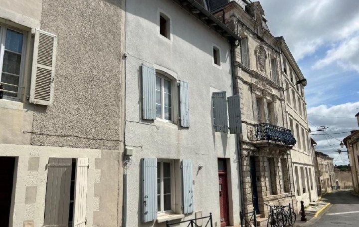 Maison RUFFEC (16700)  95 m2 74 500 € 