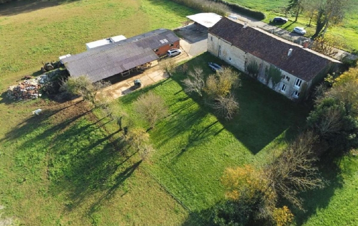 Maison AUNAC (16460)  224 m2 265 950 € 