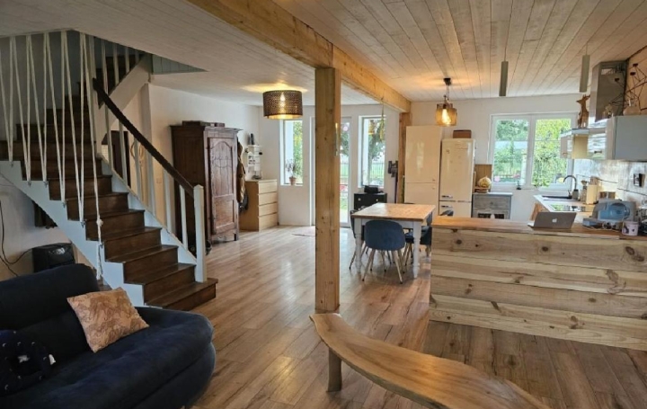 Maison AUNAC (16460)  224 m2 265 950 € 