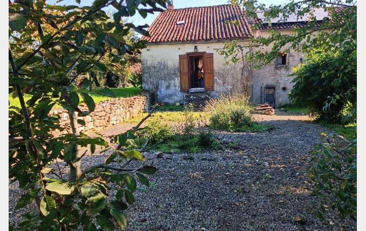 Maison CHARROUX (86250)  60 m2 60 000 € 