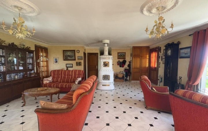 Maison CHEF-BOUTONNE (79110)  176 m2 297 870 € 