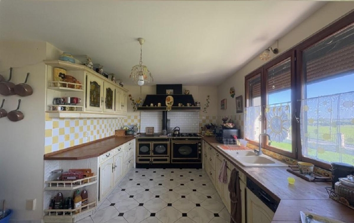 Maison CHEF-BOUTONNE (79110)  176 m2 297 870 € 
