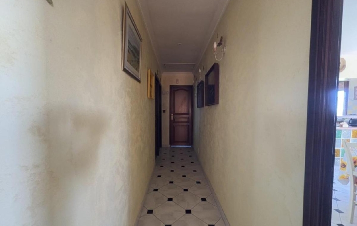 Maison CHEF-BOUTONNE (79110)  176 m2 297 870 € 